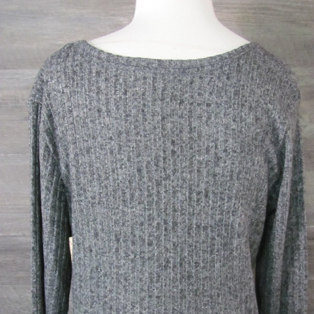 ONE WORLD LIVE & LET LIVE  LADIES CHRISTMAS SWING SHIRT - Picture 6 of 10